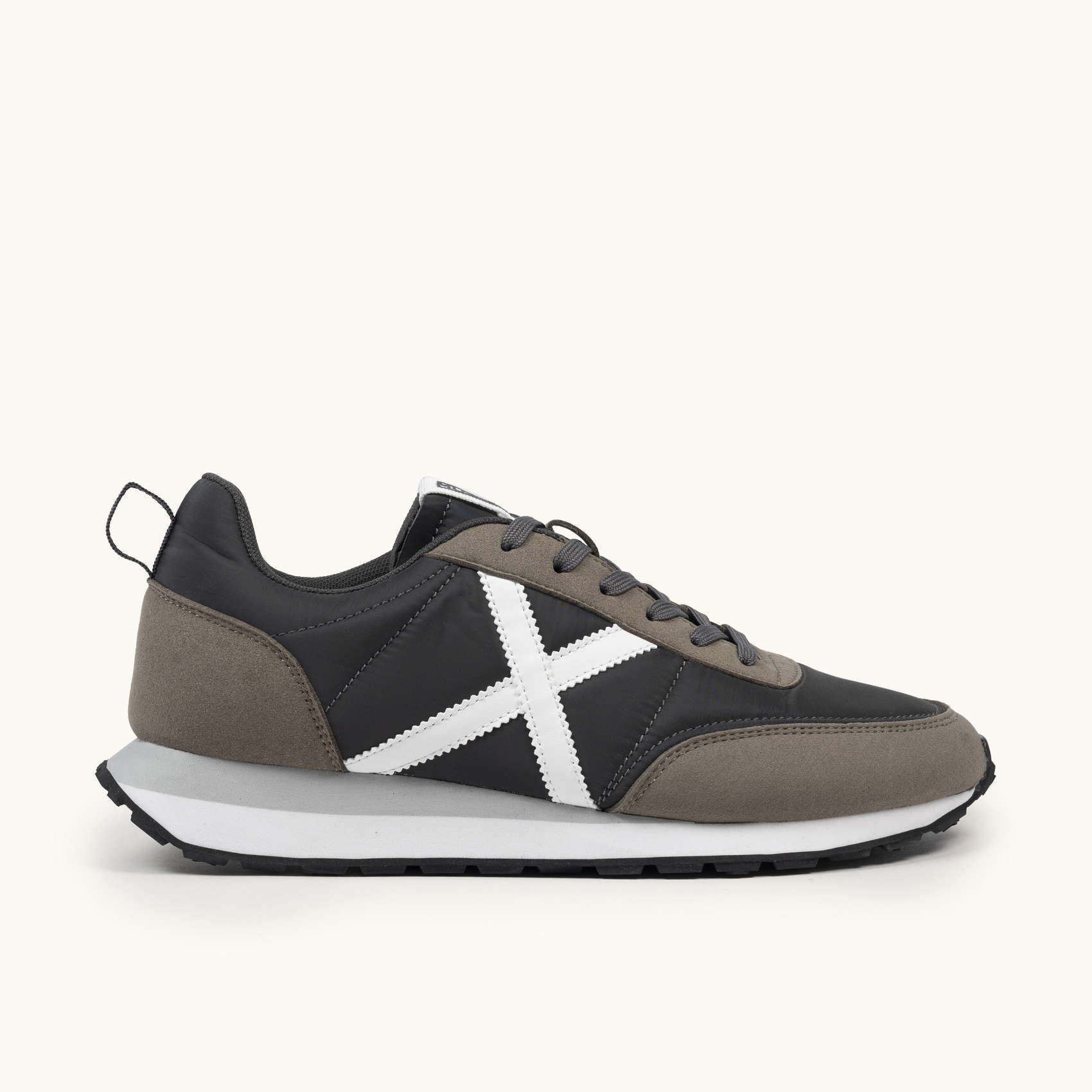 T&ecirc;nis Rush Cinza